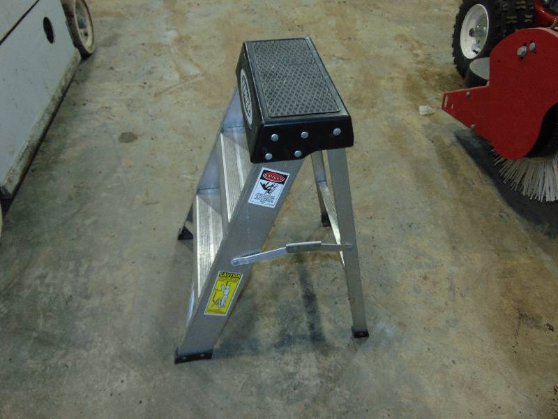 lot 44 image: Werner 2 Step Ladder