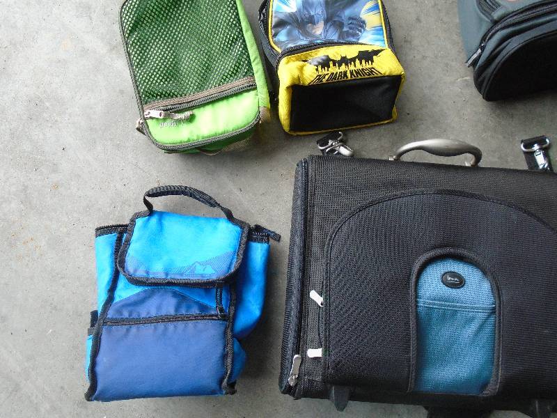 lot 7 image: Lunch Boxes