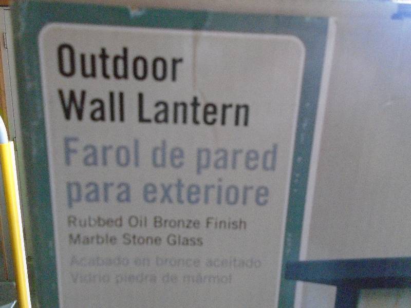 lot 9 image: Outdoor Lighting