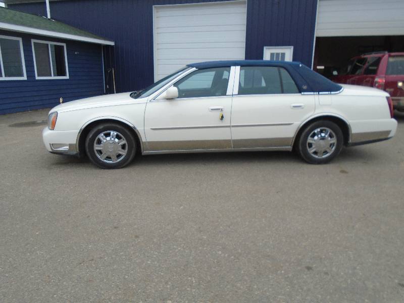 lot 3 image: 2004 Cadillac Deville