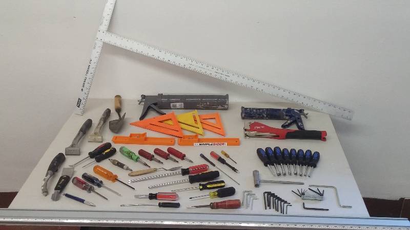 lot 7 image: Assorted Hand Tools