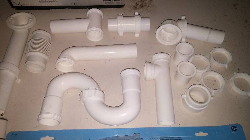 lot 17 image: Assorted Plumbing Supplies