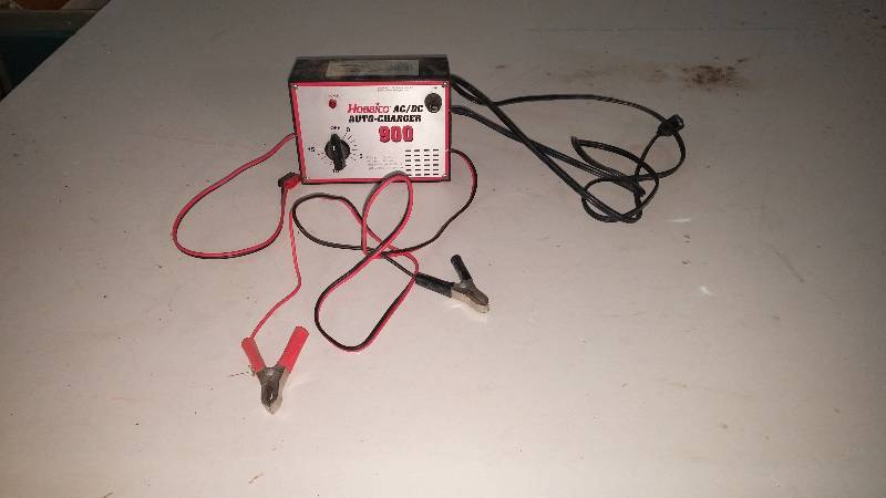 lot 29 image: Trickel Charger