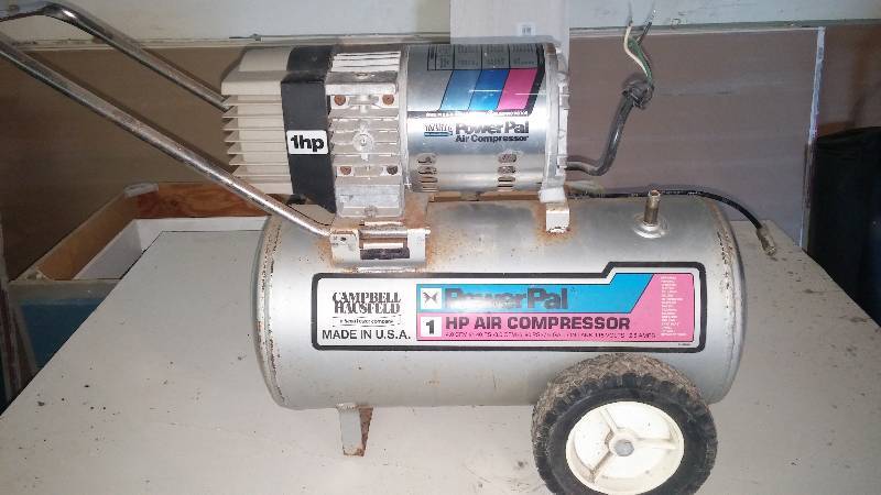lot 24 image: Air Compressor