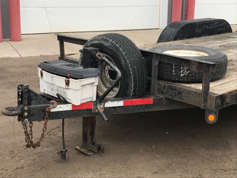 lot 2 image: 1999 ABU Equipment Trailer