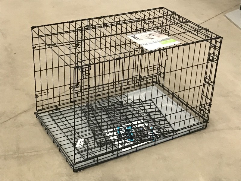 lot 28 image: Portable Mid-Sized Folding Travel K...