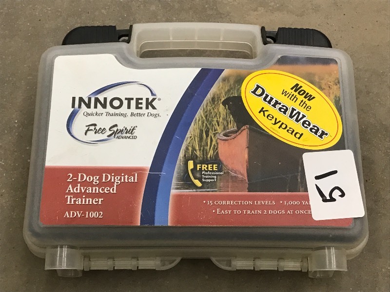 lot 51 image: Innotek 2-Dog Digital Trainer Set ...