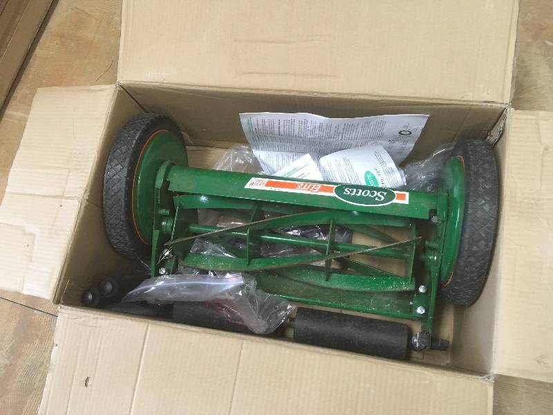 lot 2 image: Scotts 16 in. Manual Walk Behind Push Reel Lawn Mower  used in working condition