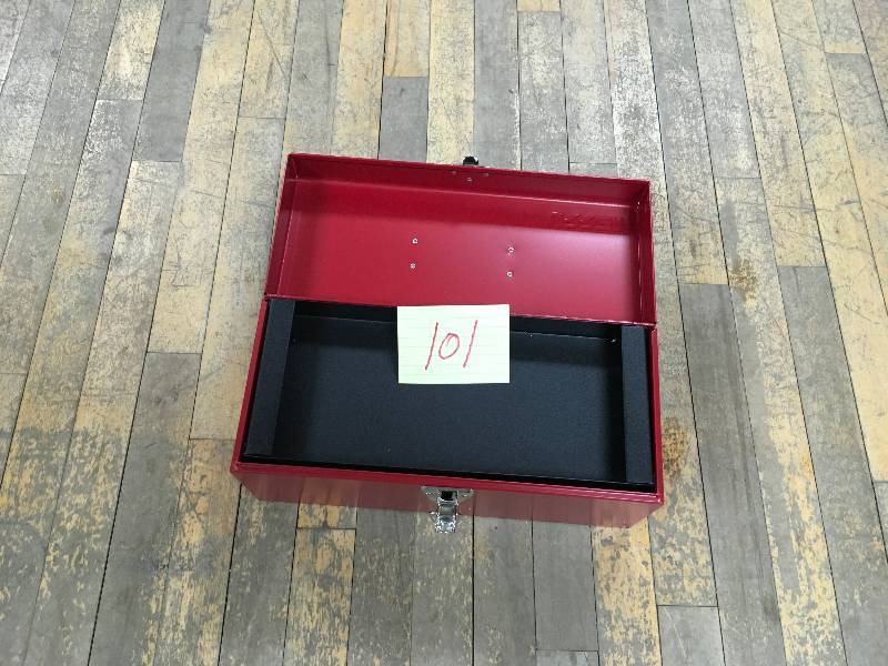 lot 101 image: URRA Heavy Duty Metal Tool Box- 14x 6x 6