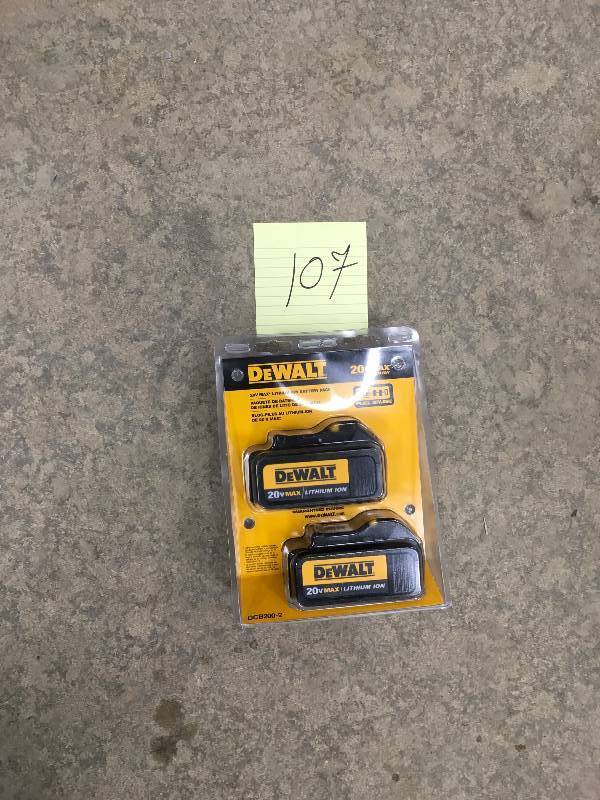 lot 107 image: DCB200-2 20V MAX Lithium Ion Battery 2 Pack (3.0 Ah) new