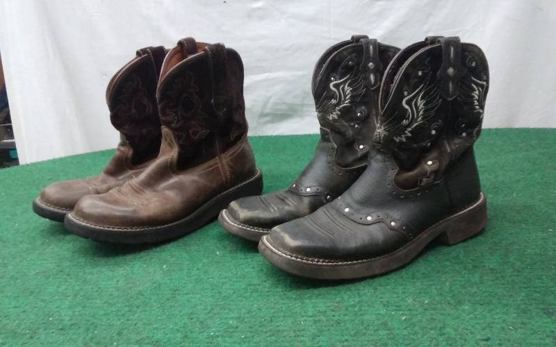 2 Pair Cowgirl Boots Ariat Fat Baby Size 9, Justin Gypsy Size 9