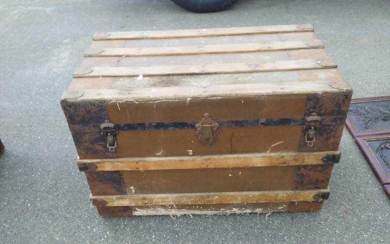 Old Trunk 34x19x22