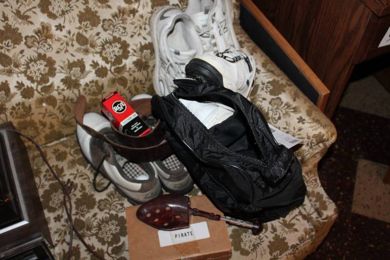 Golf Equipment - Shoes, Balls, Spikes