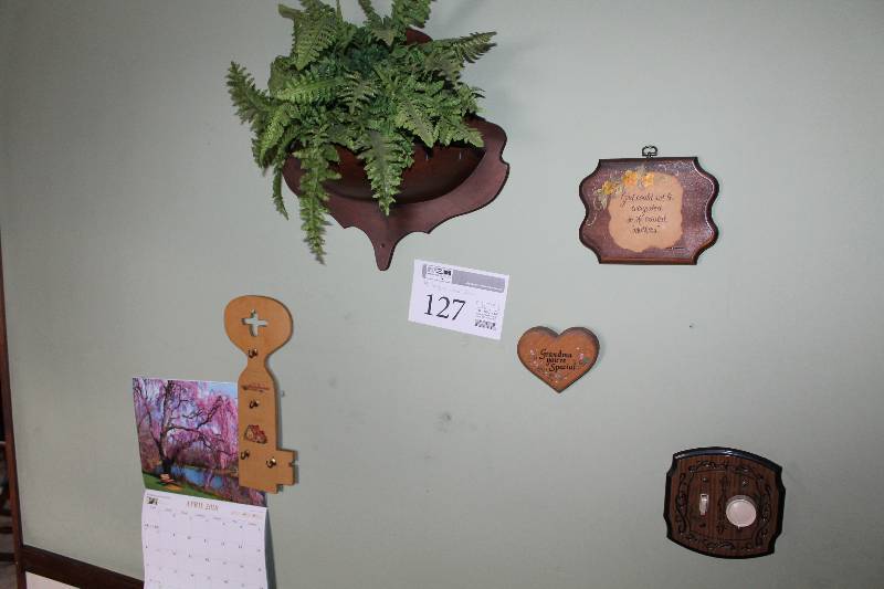 Lot of (4) Hanging Wall Dcor