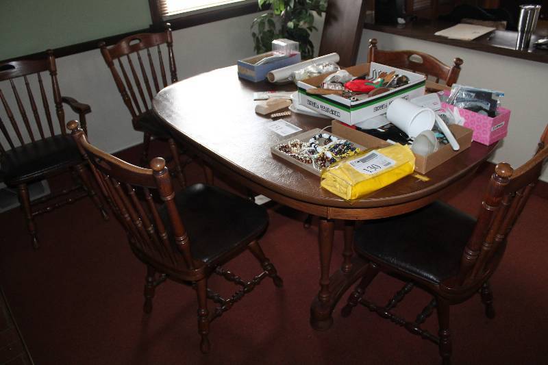 Wood Dining Table w 3 Leafs, 5 Chairs