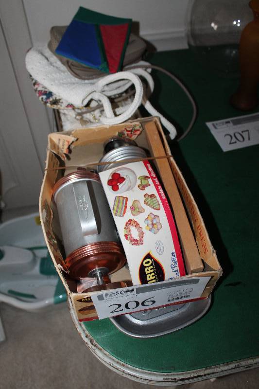 Baking and Cake Decorating Supplies