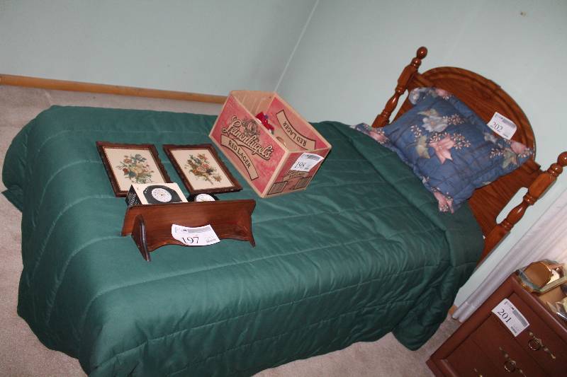 Single Bed w Wood Headboard