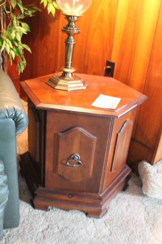 End Table w Storage Cabinet