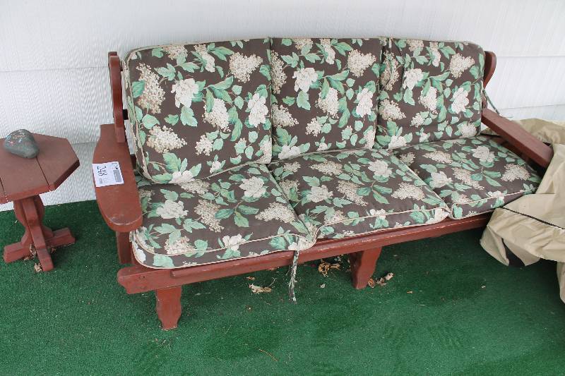 Outdoor Wood Sofa w Pad, End Table