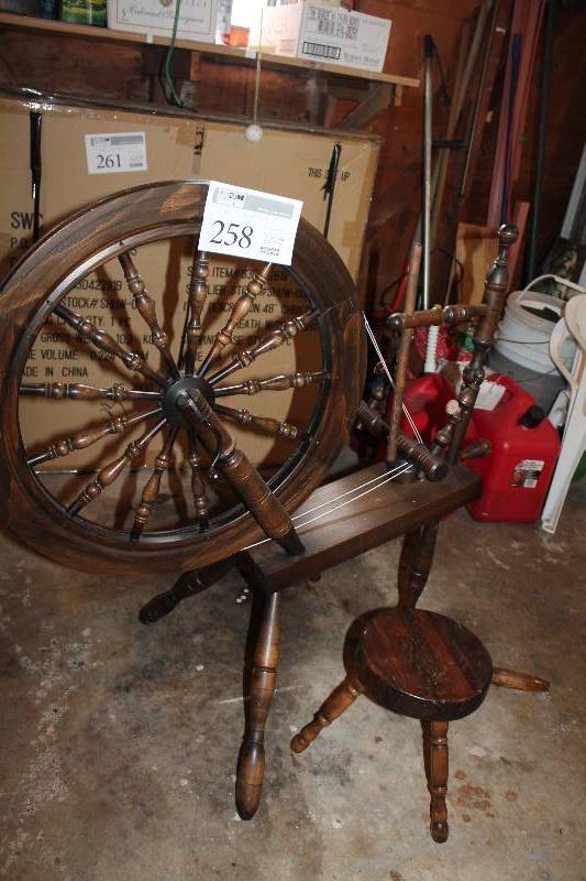 Spinning Jenny w Stool