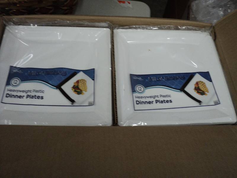 120 heavyweight plastic plates...