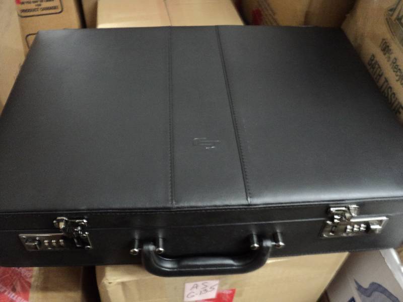 solo attache case...
