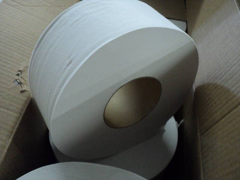 gen 202 12 rolls of 9in toilet pape...