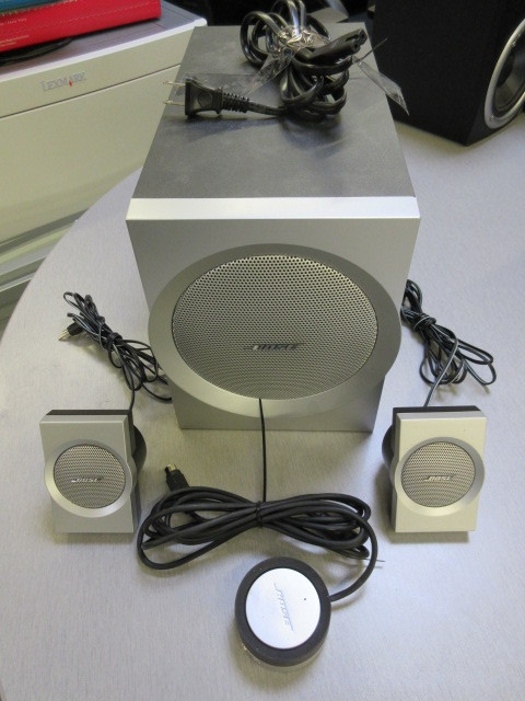 BOSE COMPANION 3 MULTI MEDIA SPEAKER SYSTEM