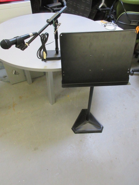 DESK BOOM WITH MIC AND A MUSIC STAND