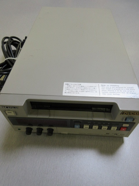DIGITAL VIDEO CASSETTE RECORDER AND PLAYER