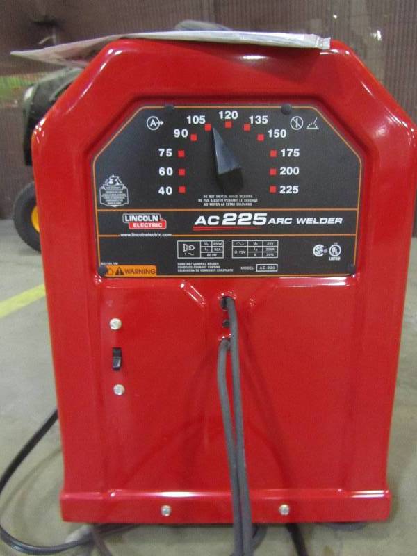 lot 16 image: Lincoln Electric 225 Amp ArcStick Welder AC225S, 230V