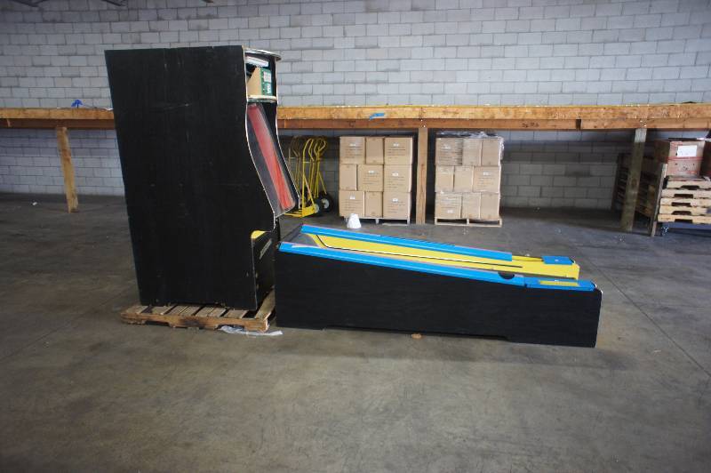SKI BALL MACHINE  NO BALLS - SOLD AS-IS - CONDITION UNKNOWN - PLEASE INSPECT