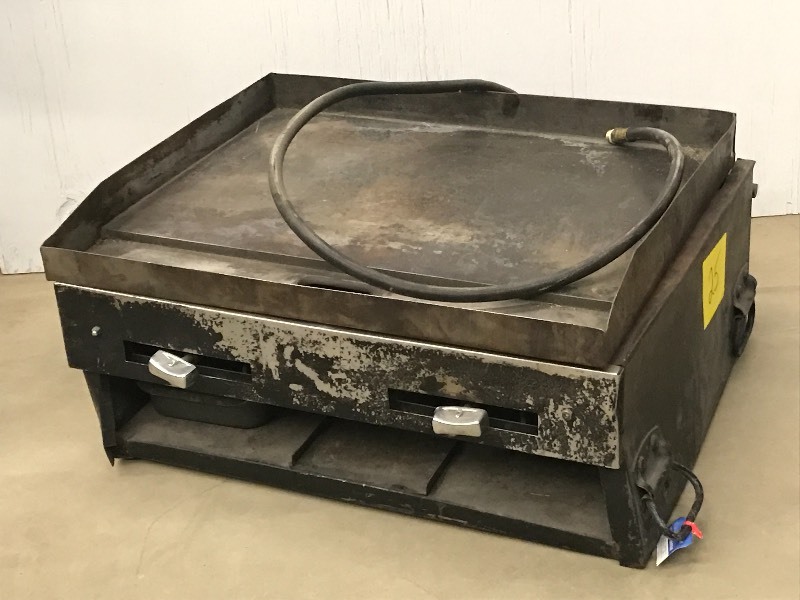 24x26 LP-Gas Griddle, Hose Includ...