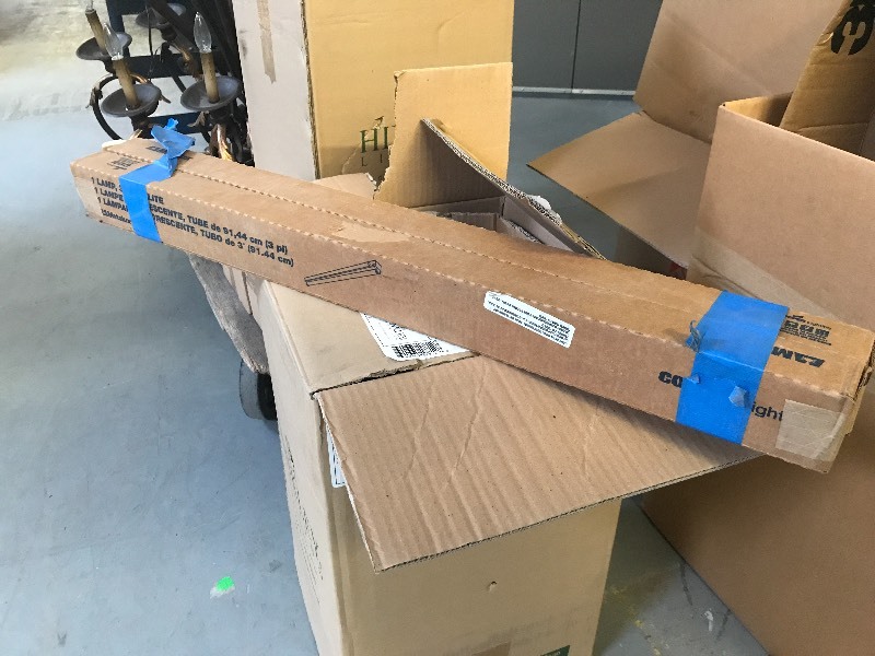 lot 105 image: 2 FLUORESCENT LIGHT FIXTURES