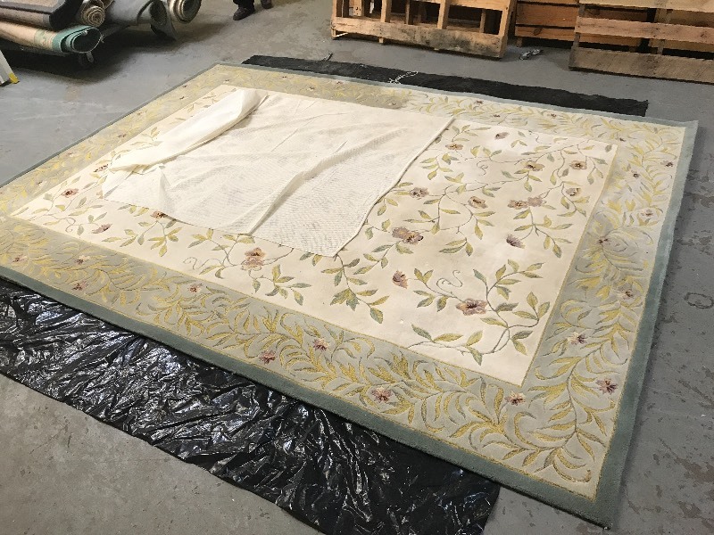 lot 108 image: SPHINX ORIENTAL WEAVERS AREA RUG