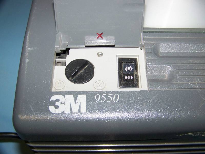 lot 21 image: 3M, Overhead Projector with Dual Bulb System