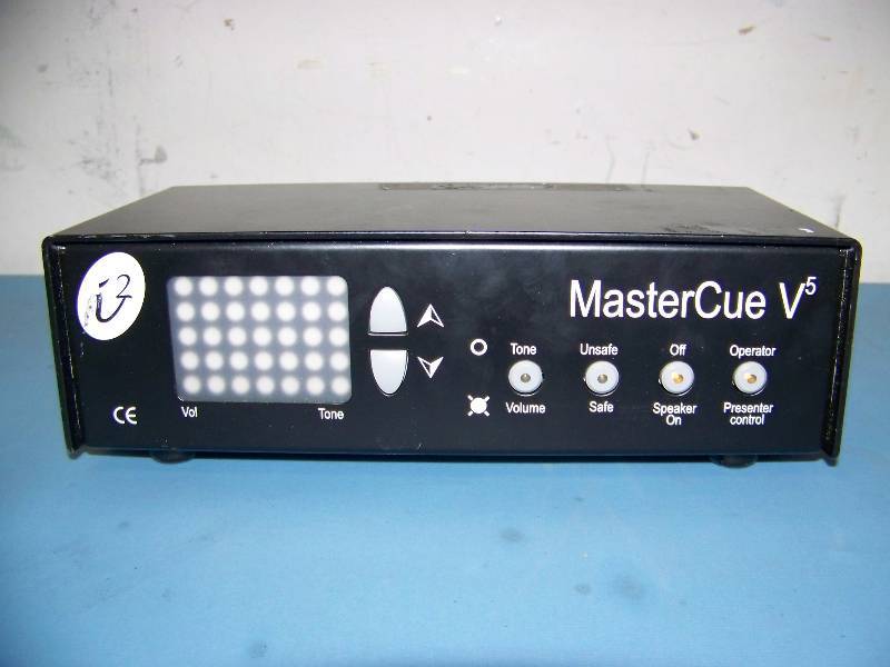 lot 32 image: MasterCue V5, Controls and RF Receiver