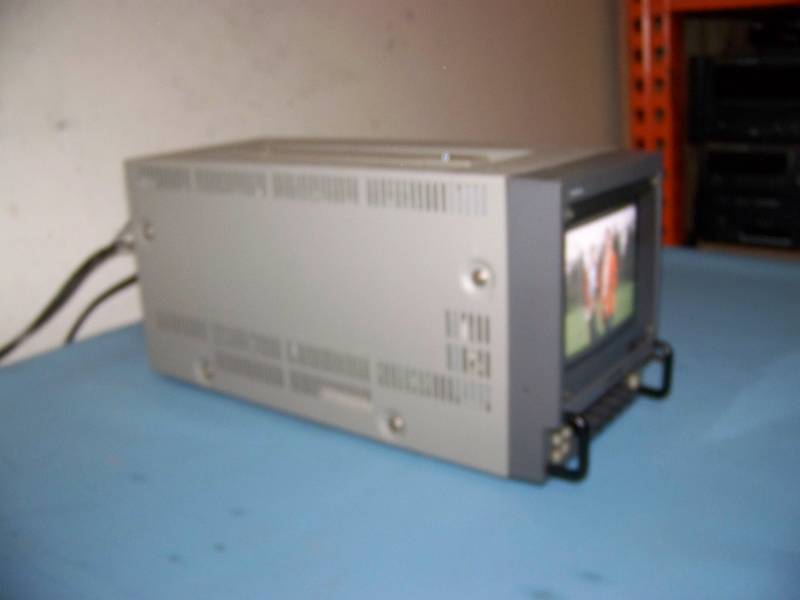 lot 44 image: Sony, 5, Trinitron Color Video Monitor