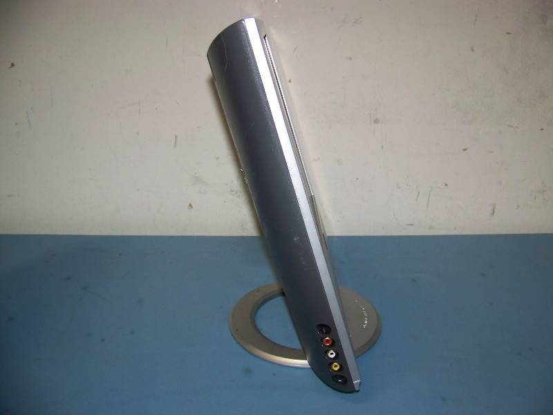 lot 56 image: (4) 15, Samsung, SyncMaster, LCD DisplaysMonitors with TV Tuner on Stands