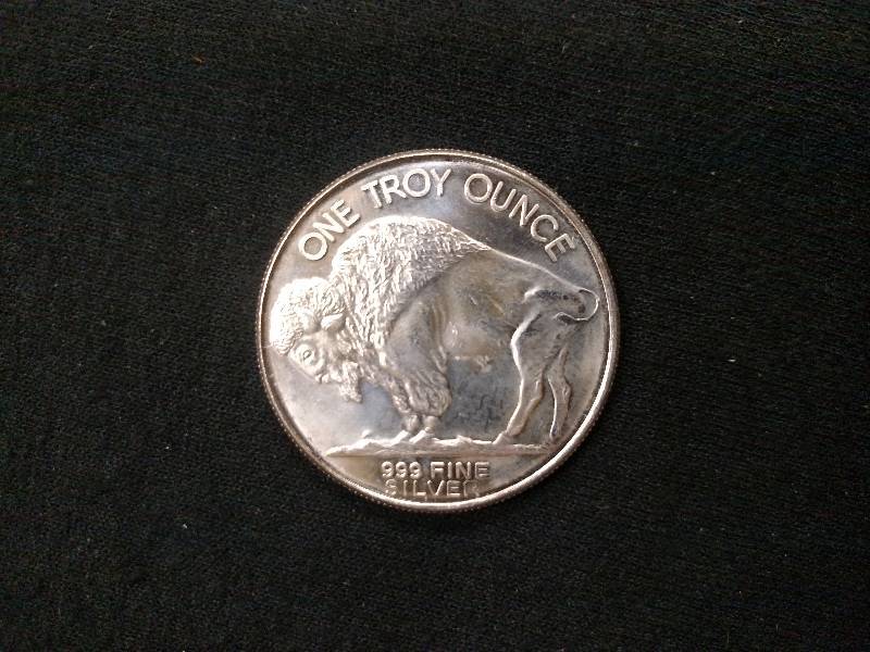 lot 116 image: Indian Head One Ounce .999 Silver C...