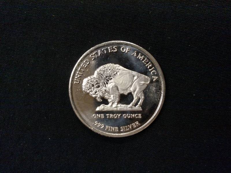 lot 117 image: Indian Head One Ounce .999 Silver C...