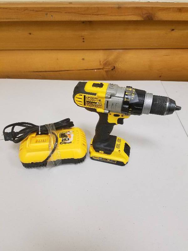 lot 5 image: Dewalt 20-Volt MAX Lithium-Ion Cordless 12 in. Hammer DrillDrill Driver with battery and charger