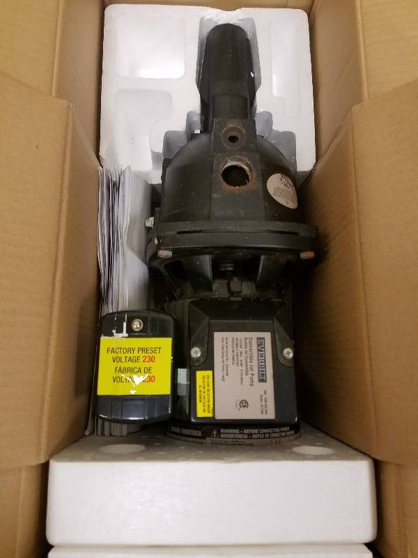 lot 15 image: Everbilt 34 HP Convertible Jet Pump and discharge hose kit