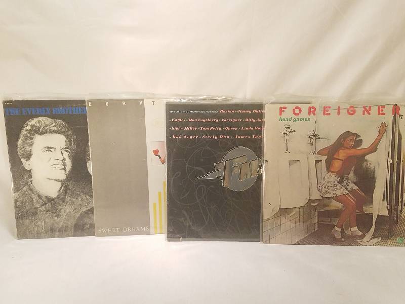 lot 135 image: VARIOUS ARTISTS VINYL RECORDS