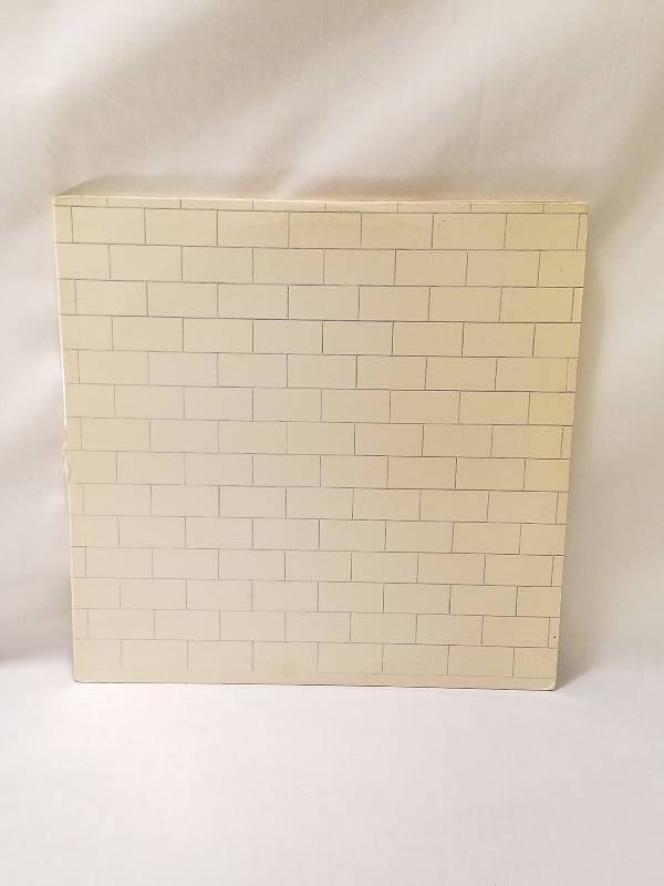 lot 158 image: PINK FLOYD VINYL RECORD