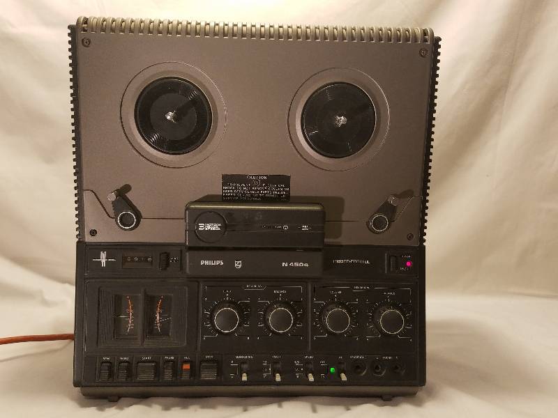 lot 181 image: VINTAGE REEL-TO-REEL TAPE RECORDER
