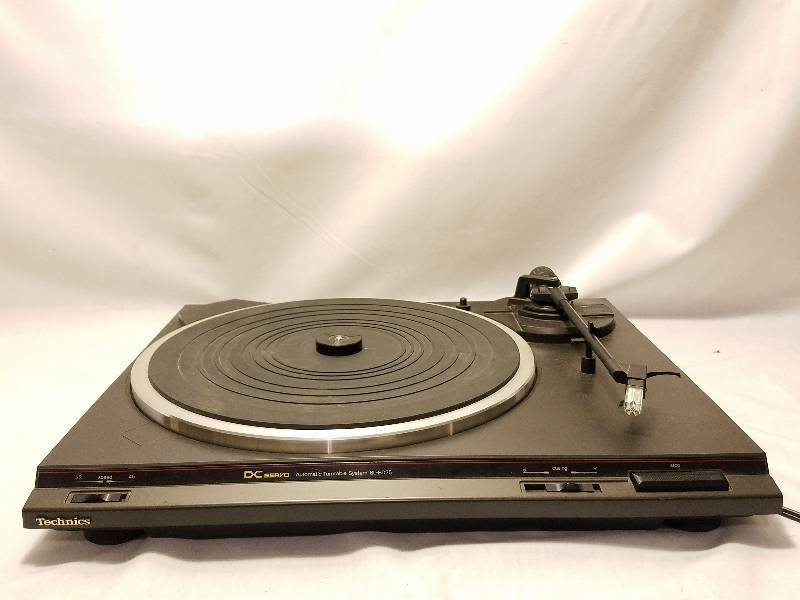 lot 184 image: TECHNICS TURNTABLE