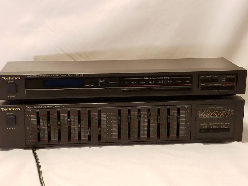 lot 186 image: TECHNICS STEREO TUNER AND EQUALIZER