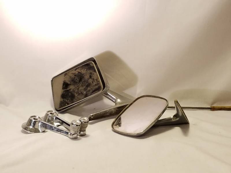 lot 190 image: FORD AND CRYSTLER PARTS