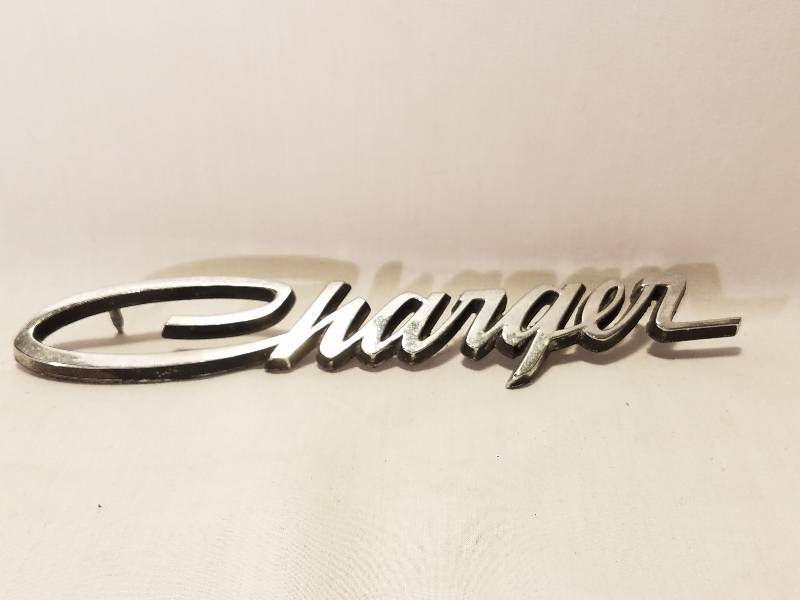 lot 191 image: 68-69 DODGE CHARGER EMBLEM